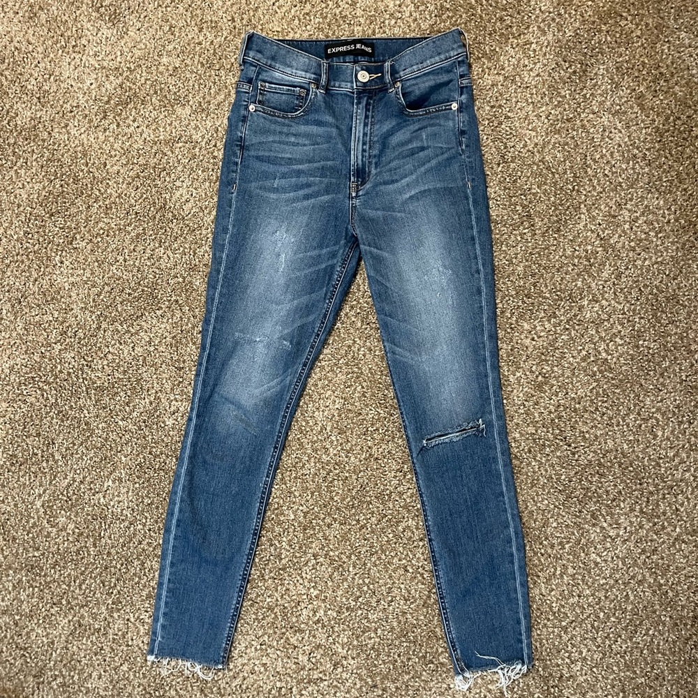 Express jeans super high rise skinny jeans size 6R medium wash distressed